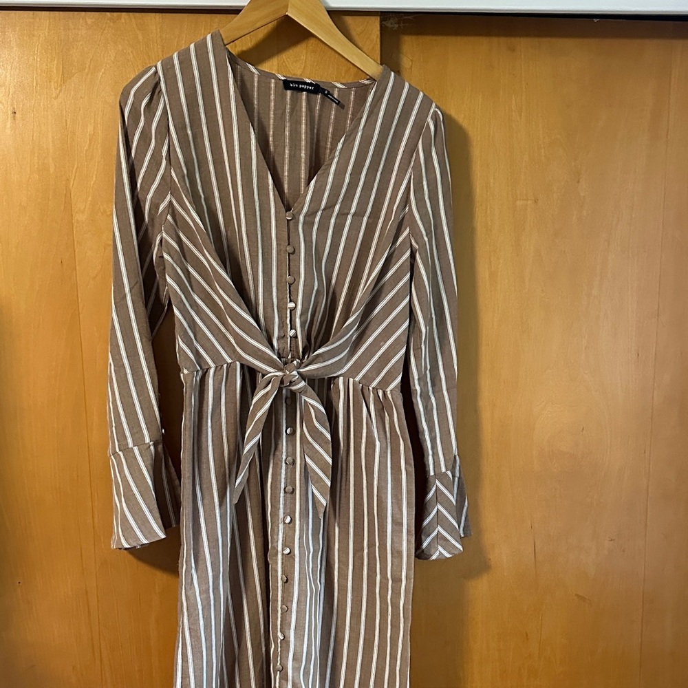 Striped Tie-Front Long Sleeve Dress - Brown & White